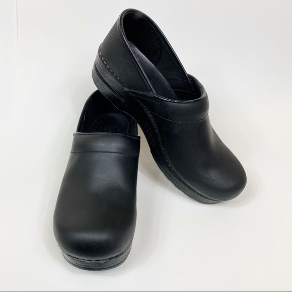 Dansko Shoes - DANSKO Solid Black Leather Nurse Clogs